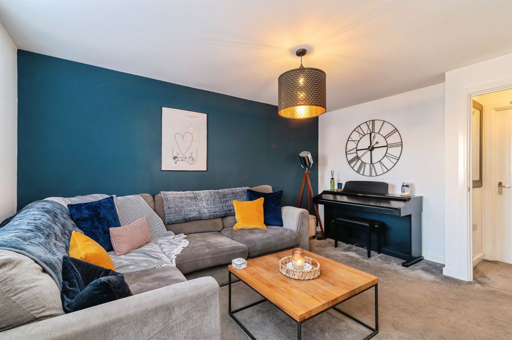 Property photo 3 of 17