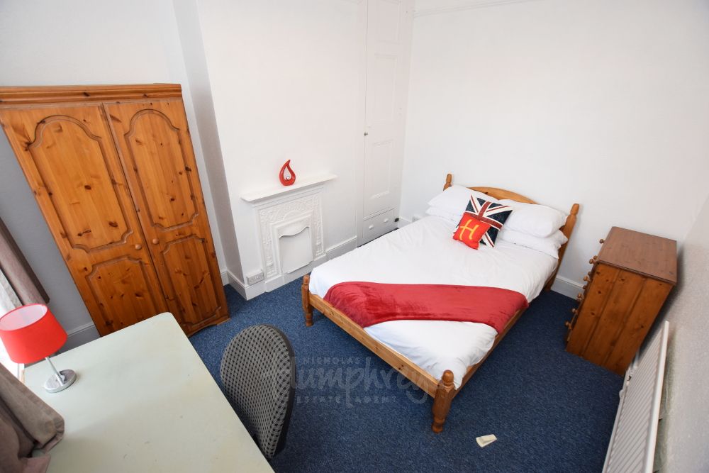 Property photo 2 of 6