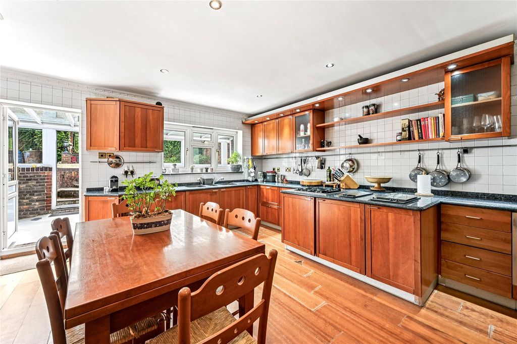 Property photo 3 of 26 Duncombe Hill
