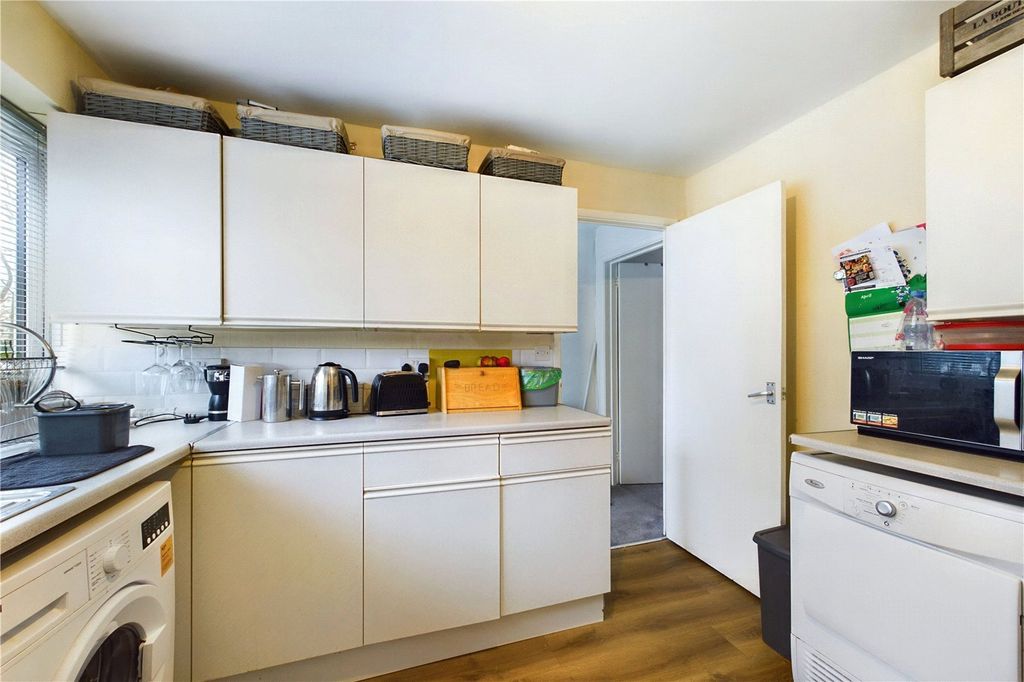 Property photo 3 of 14 Kitchen