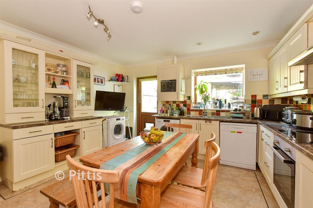 Property photo 3 of 14 Kitchen/ Dining Room
