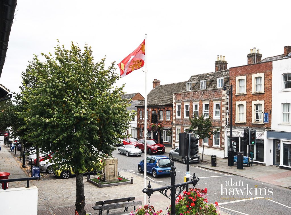 Property photo 1 of 8 High Street 2-2-2