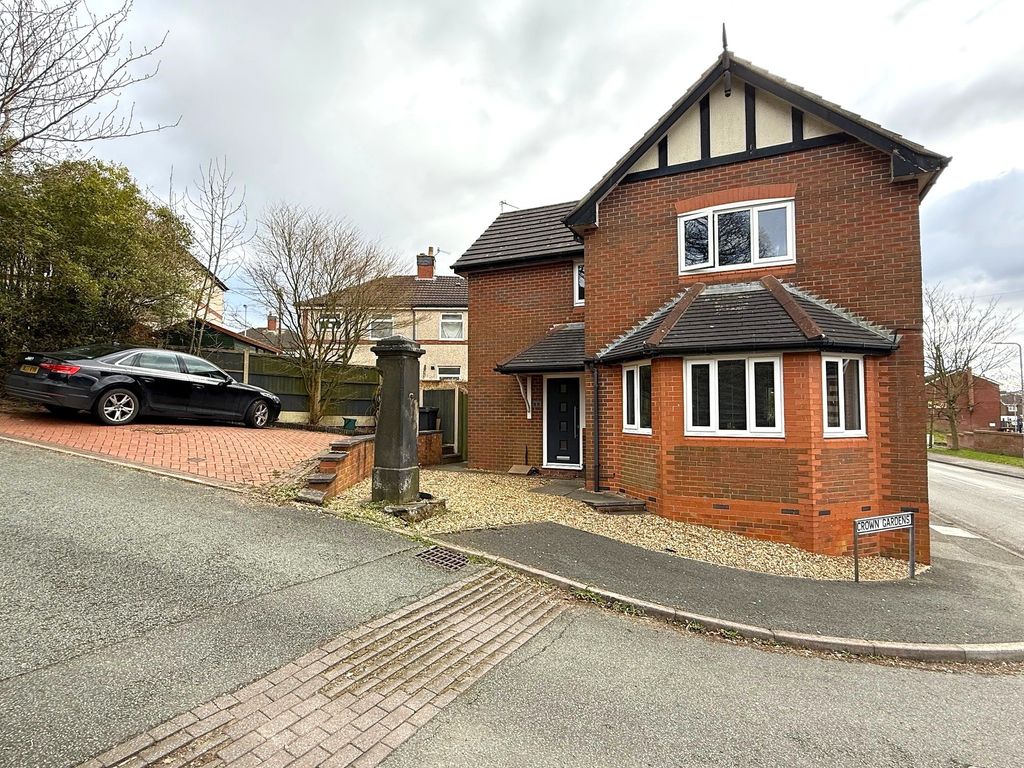 Property photo 1 of 32