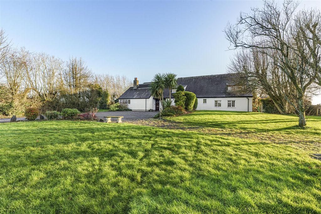 Property photo 2 of 28 18-A7406602.Jpg