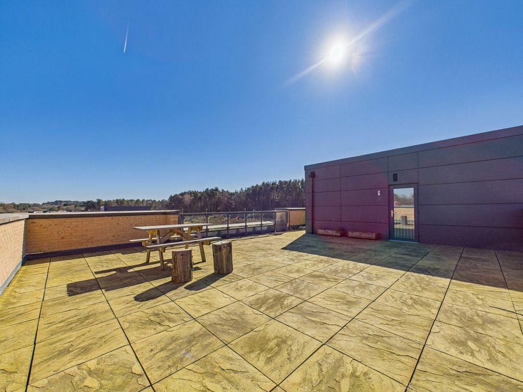 Property photo 3 of 12 Roof Terrace