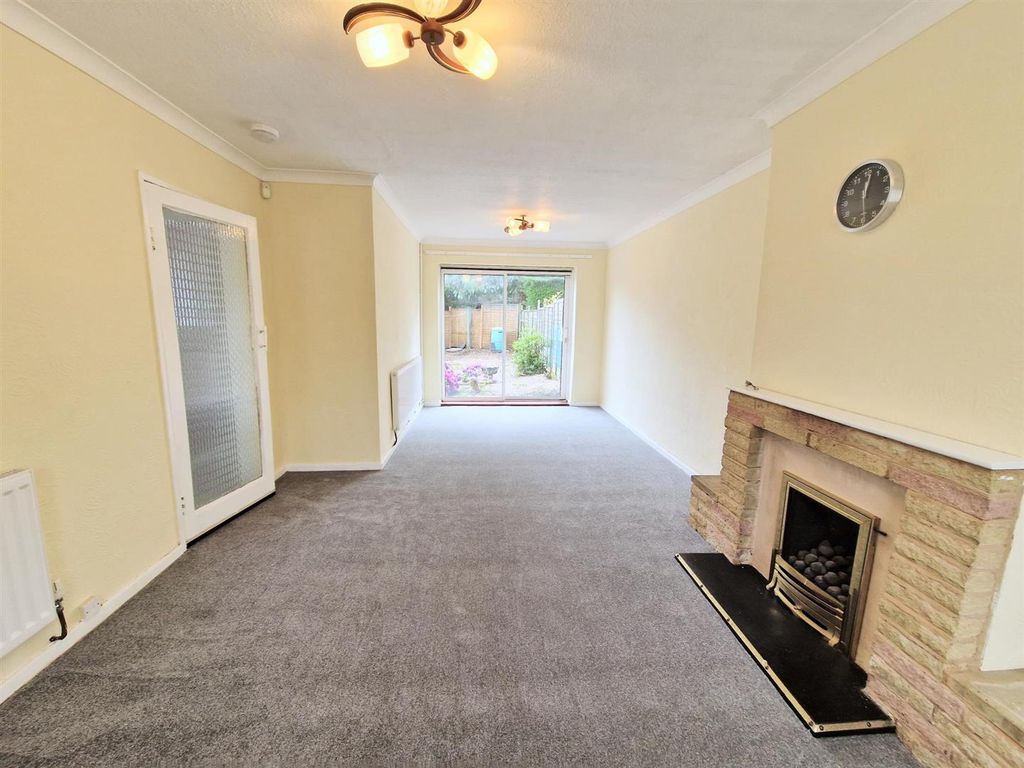 Property photo 3 of 11 01H6E6T0Vzmt862K44Td
