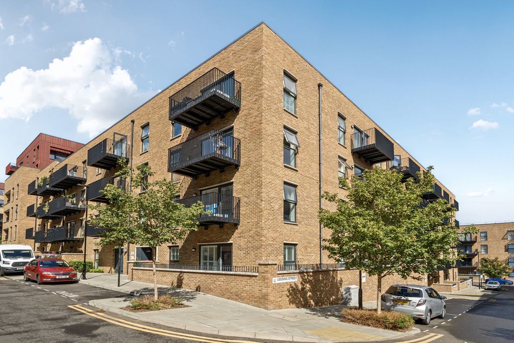 Property photo 1 of 15 External