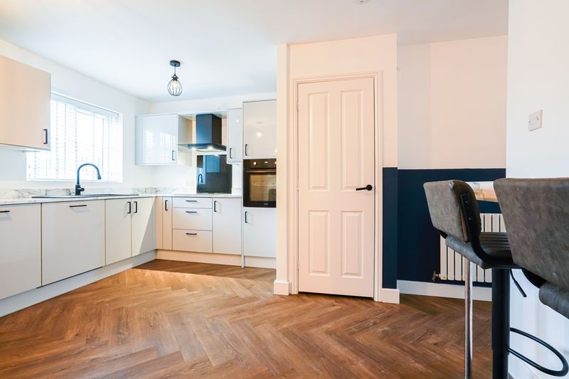 Property photo 2 of 27 Photo 13