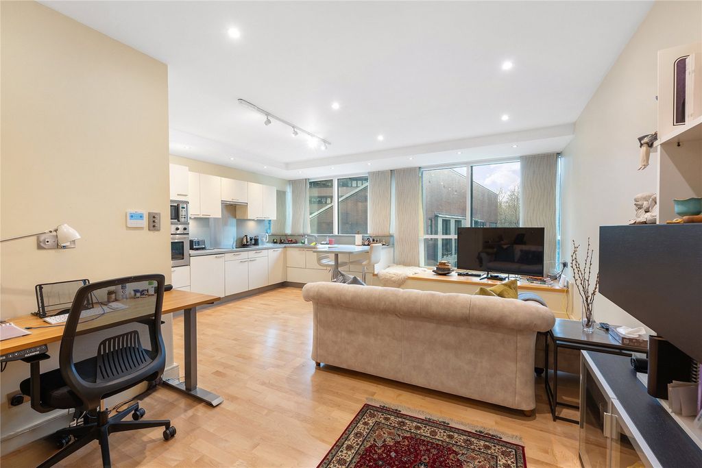 Property photo 1 of 6 Reception