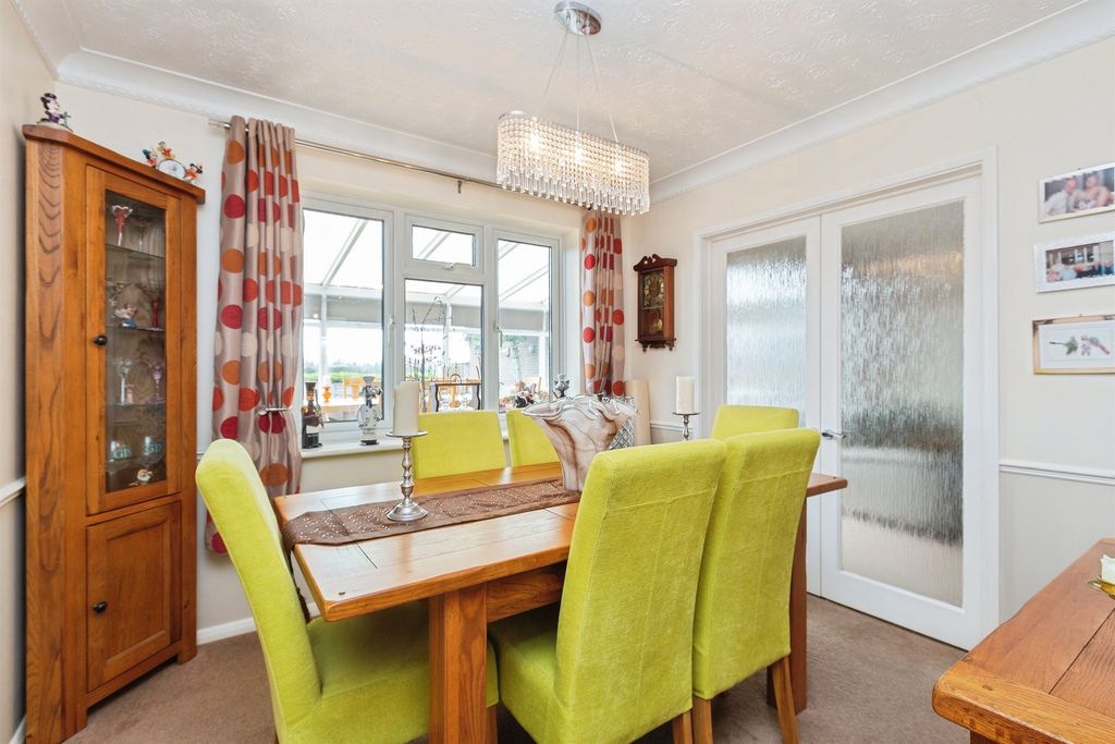 Property photo 3 of 28