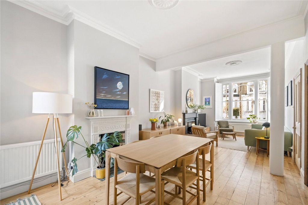 Property photo 3 of 10 Dining Room