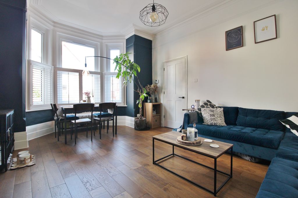 Property photo 3 of 21