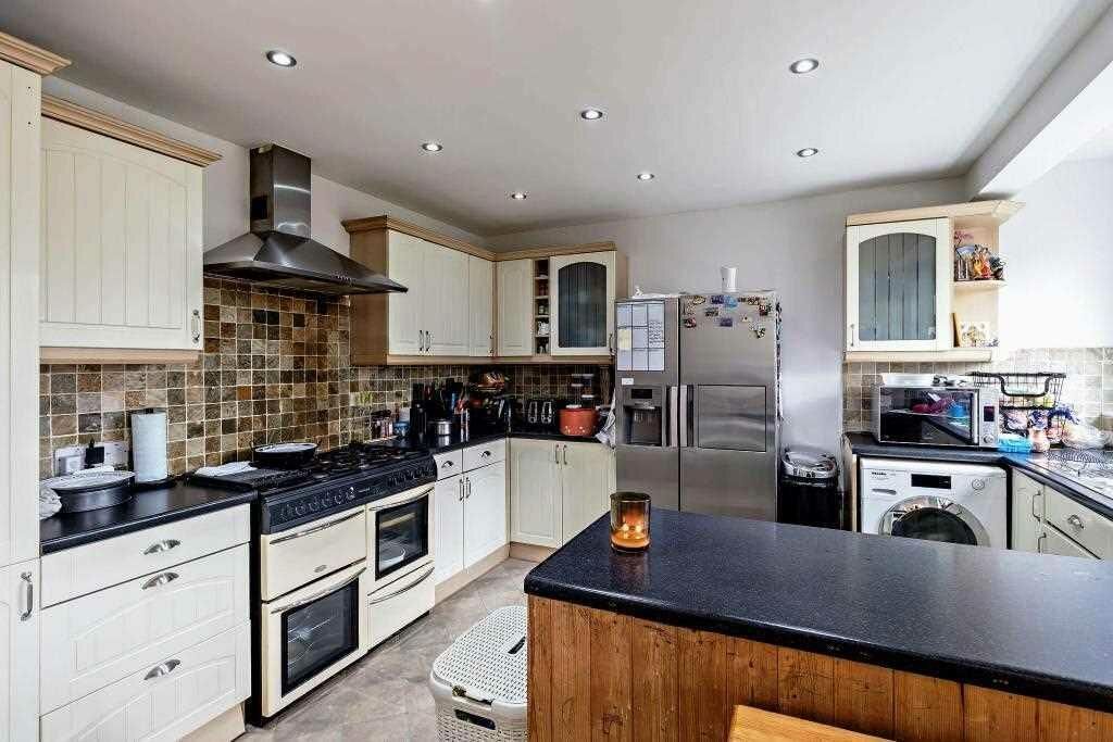 Property photo 1 of 12 Kitchen.Jpeg