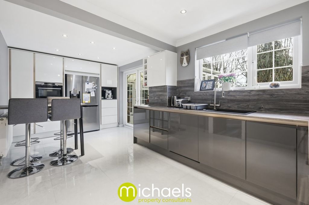 Property photo 3 of 24