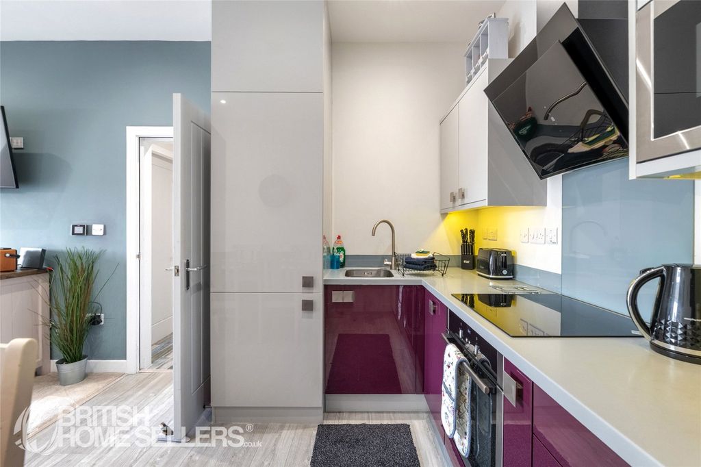 Property photo 3 of 14 Picture No. 17