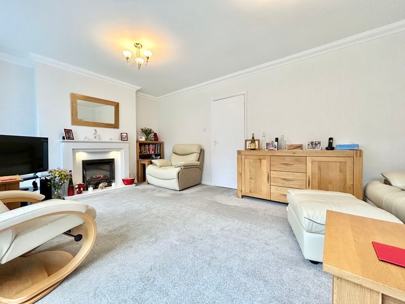 Property photo 2 of 14 Lounge