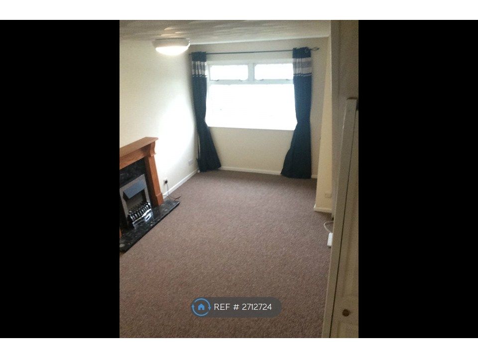 Property photo 3 of 9 Lounge