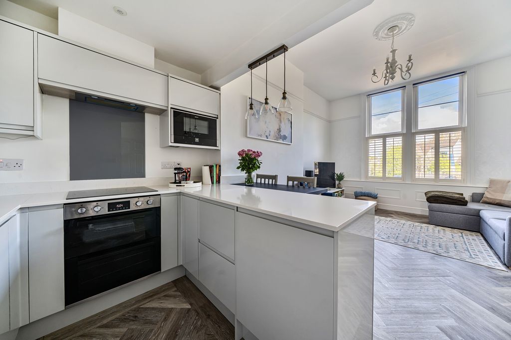 Property photo 1 of 12 Kitchen / Living