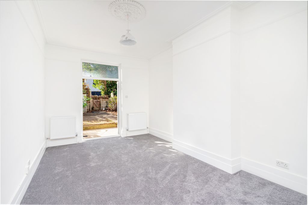 Property photo 3 of 18 Dining Room