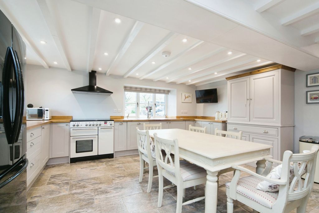 Property photo 3 of 57 Kitchen/Diner