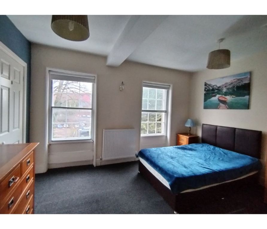 Property photo 3 of 12 Room Five