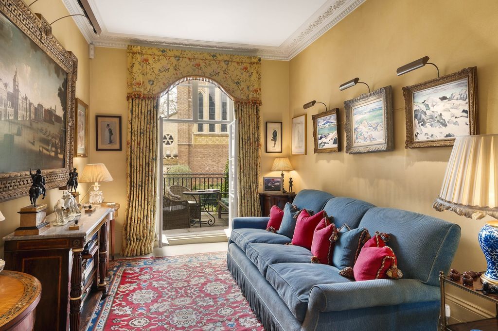 Property photo 3 of 15 Door To Terrace