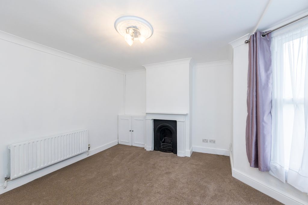 Property photo 3 of 35