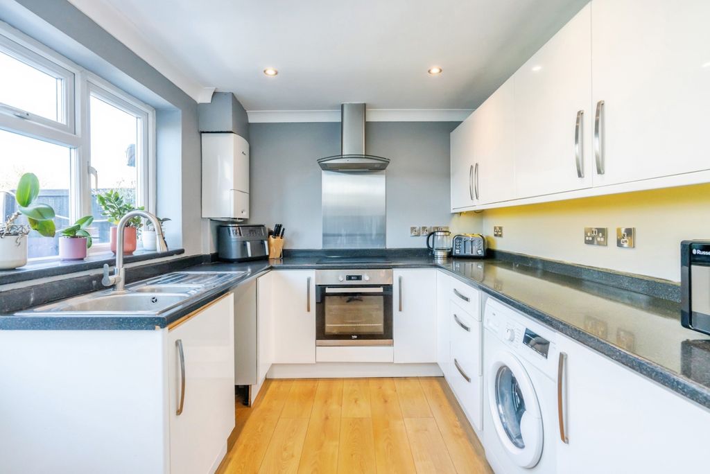 Property photo 3 of 13 Pbox-Img.Jpg