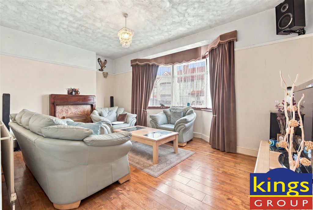 Property photo 2 of 17