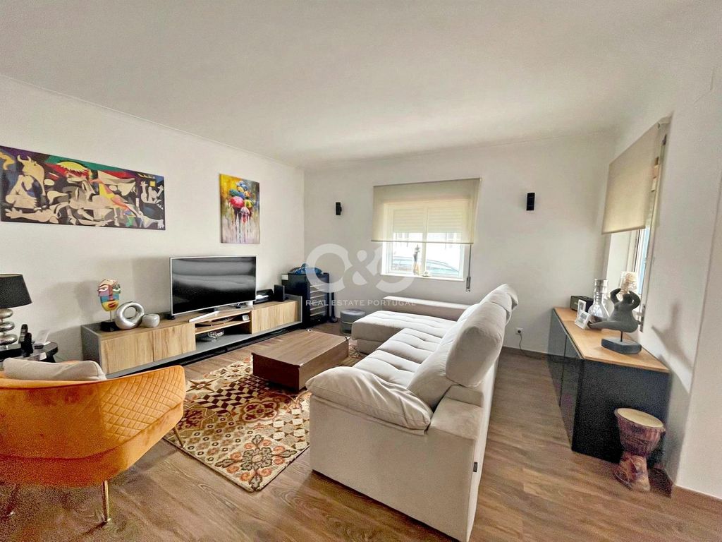 Property photo 1 of 28