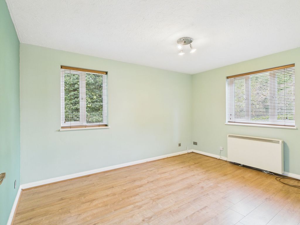 Property photo 3 of 6