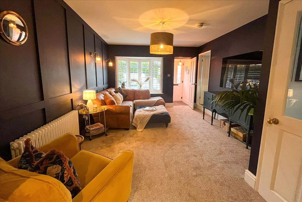 Property photo 3 of 23