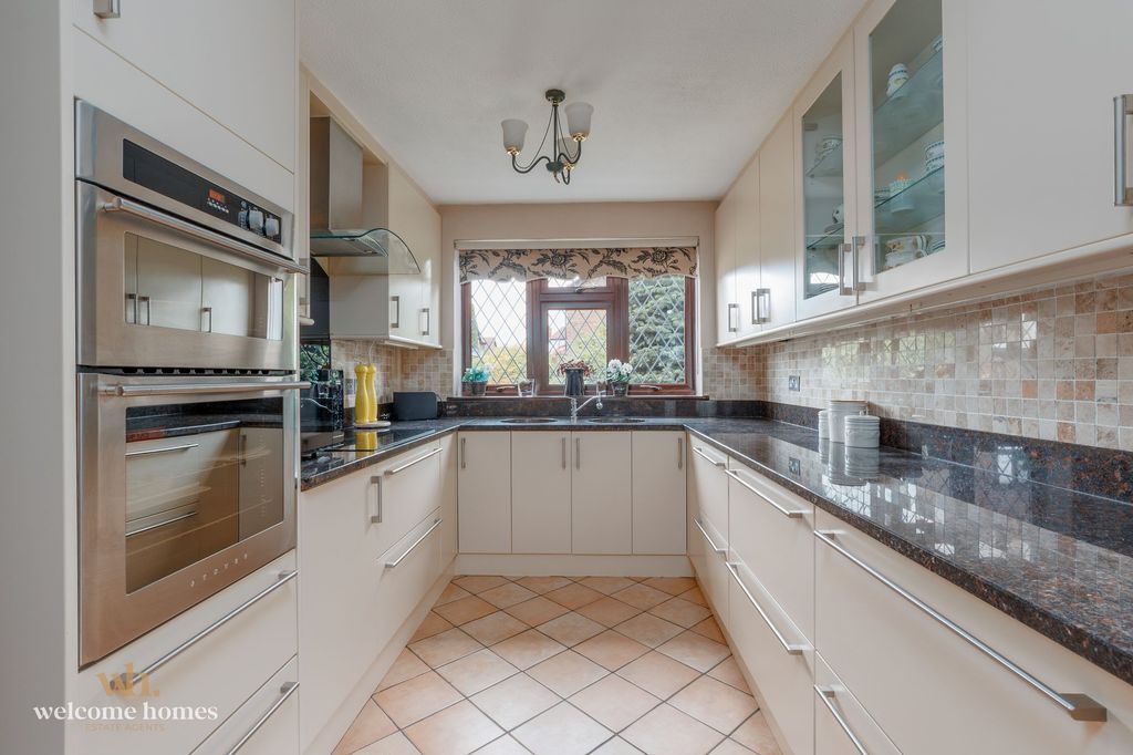 Property photo 3 of 15