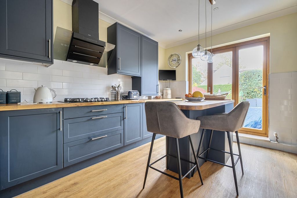 Property photo 2 of 17 Kitchen