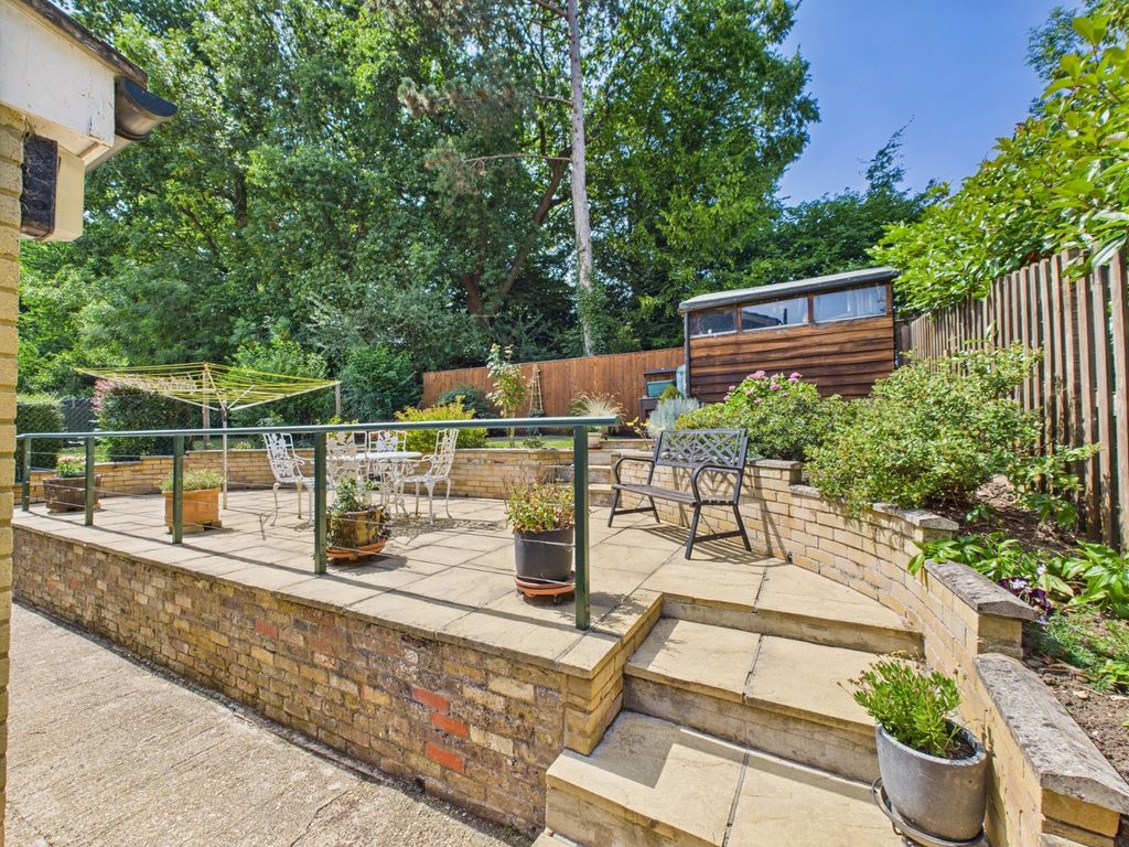 Property photo 2 of 29 Garden