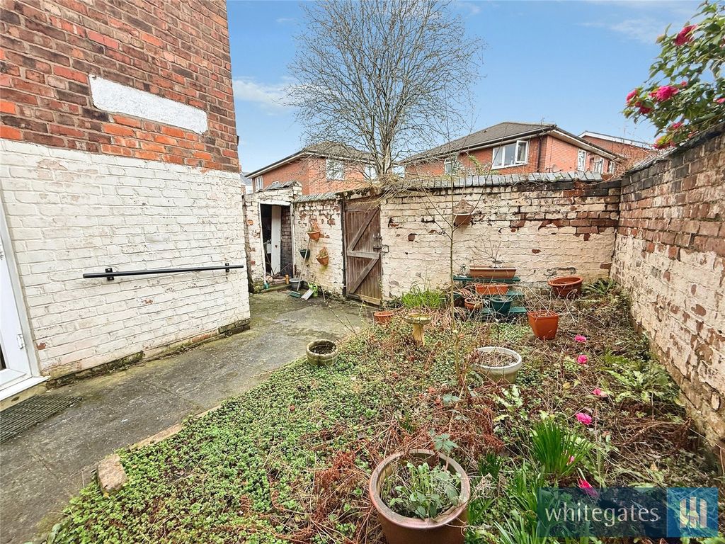 Property photo 2 of 28 Picture No. 22