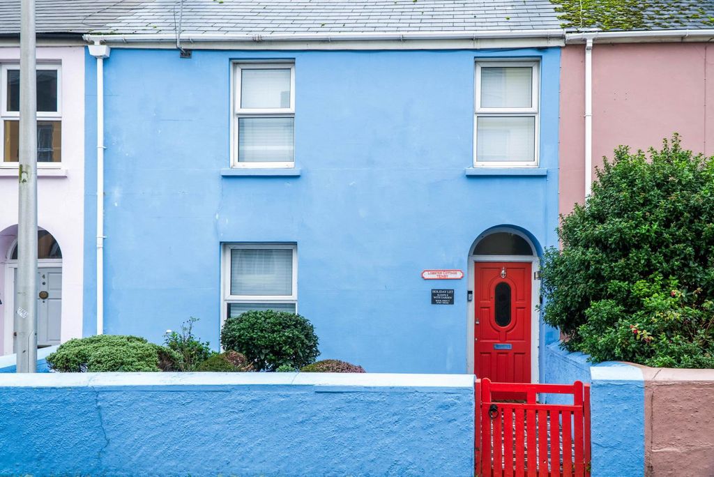 Property photo 1 of 18
