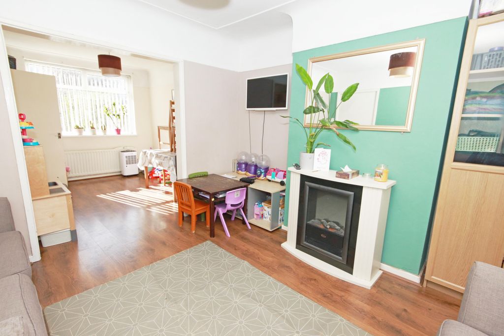 Property photo 3 of 14