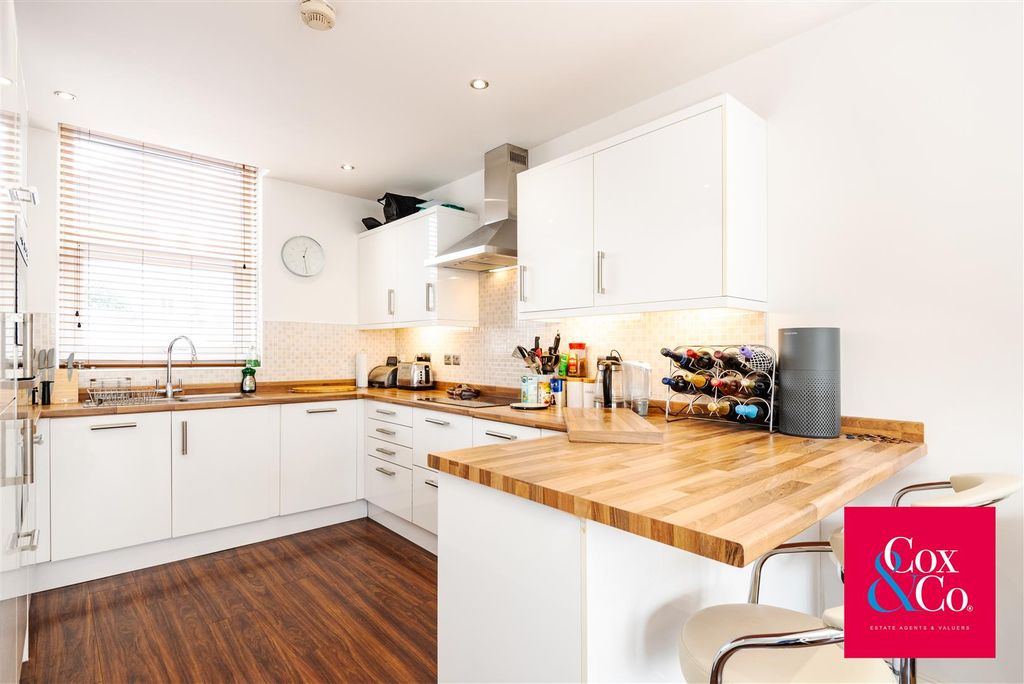 Property photo 2 of 16 81M_4151.Jpg