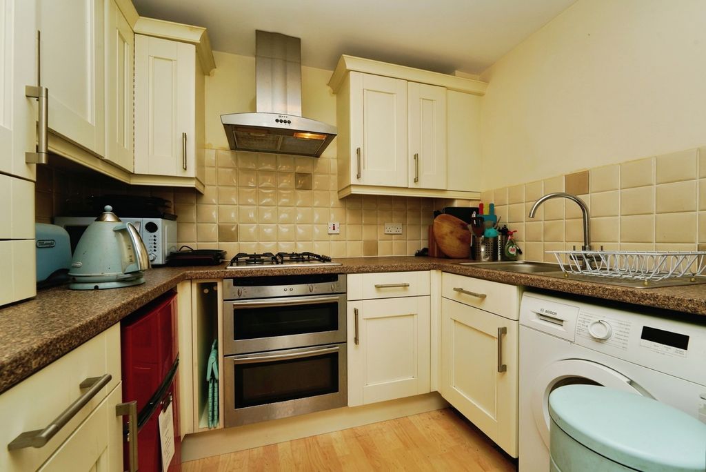 Property photo 2 of 12 Kitchen