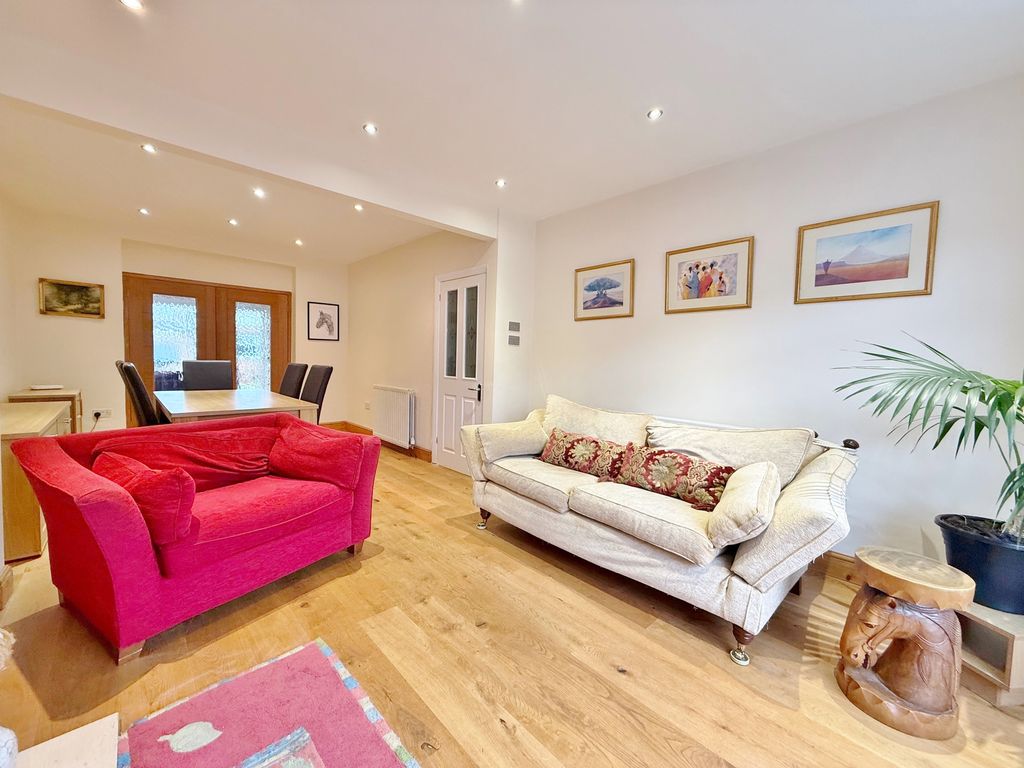 Property photo 2 of 24