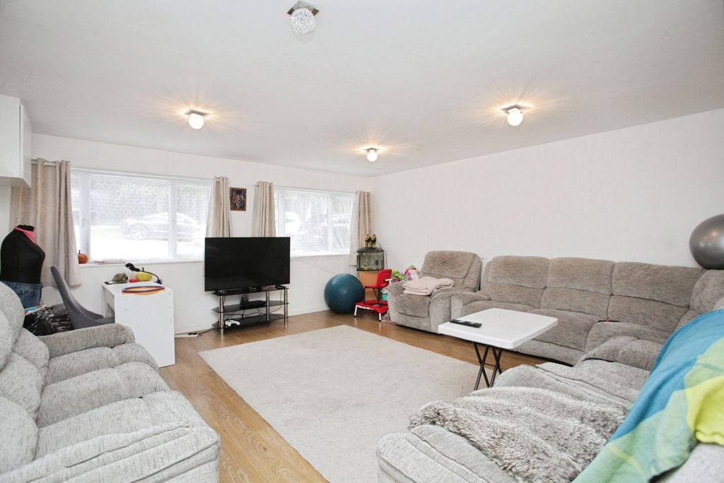 Property photo 3 of 15 Photo