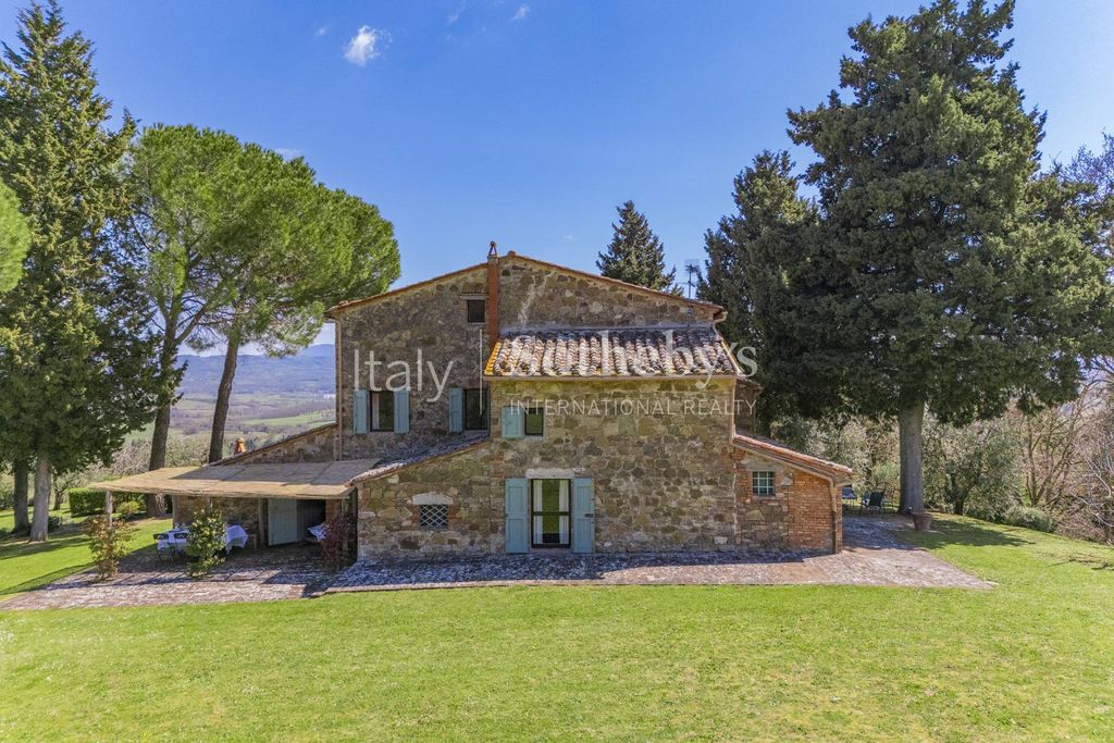 Property photo 2 of 32