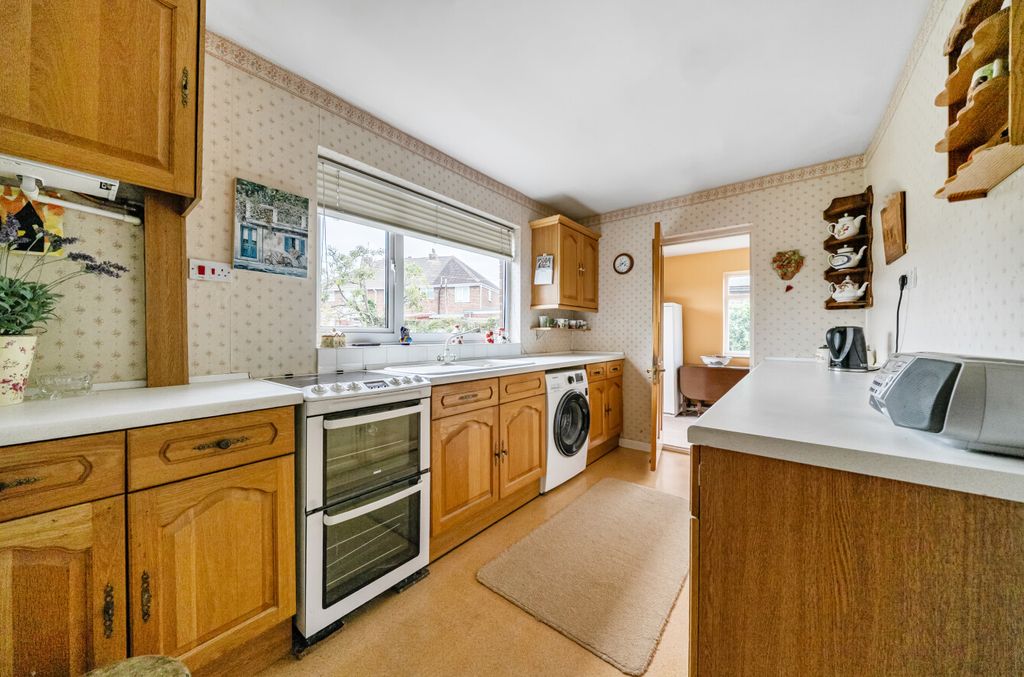 Property photo 3 of 12 15169316