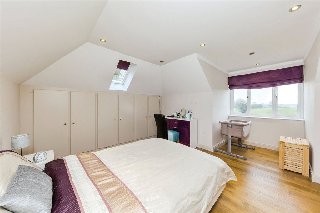 Property photo 3 of 28 Picture No. 20
