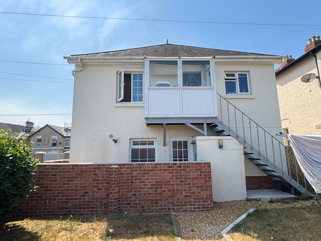 Property photo 1 of 6