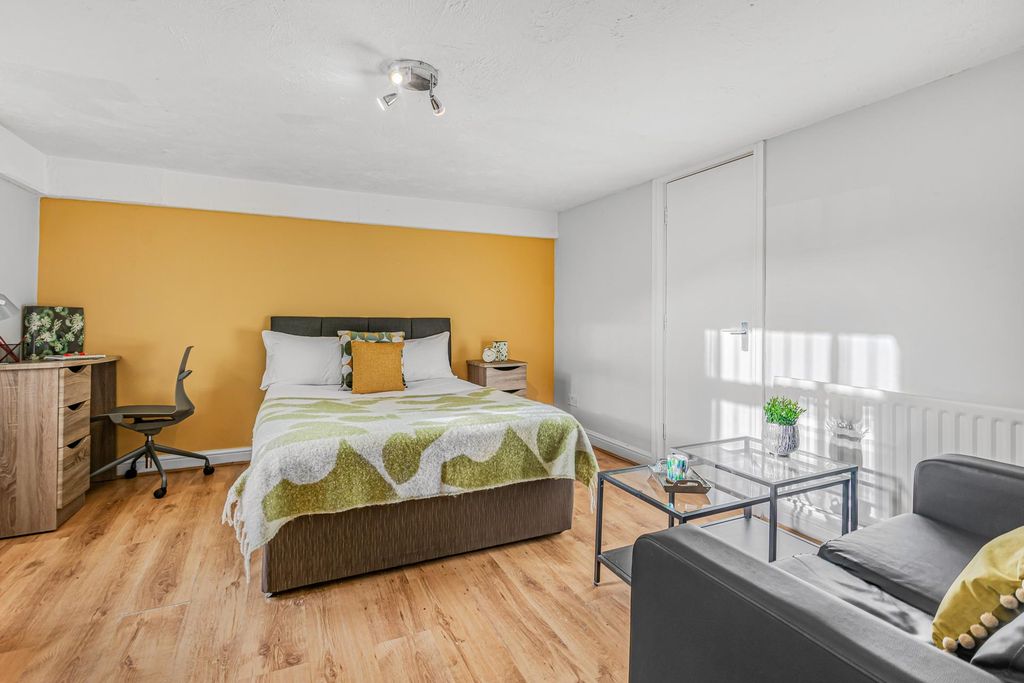 Property photo 1 of 8 Property Photo