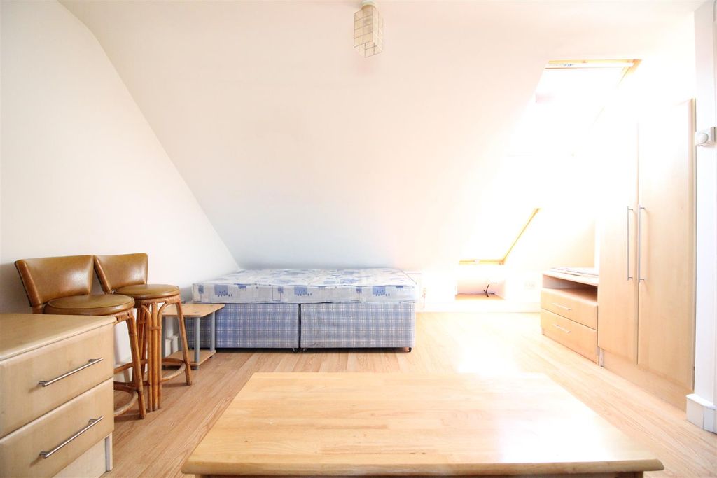 Property photo 3 of 4 1E76A03D-A677-415F-Adf1-Aefe71590333.Jpeg