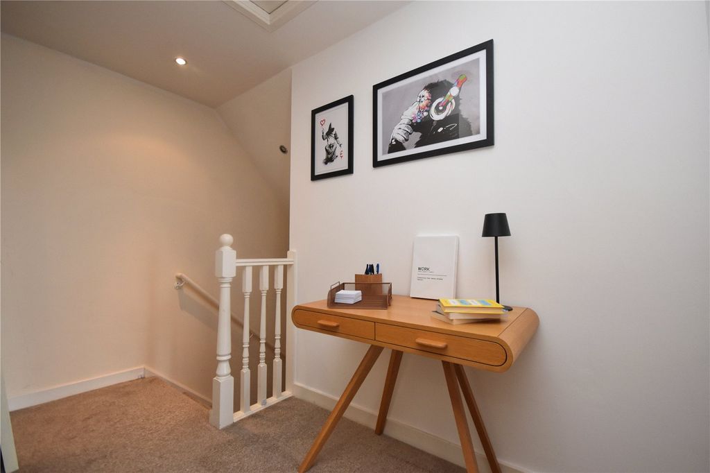 Property photo 2 of 11 Picture No. 28