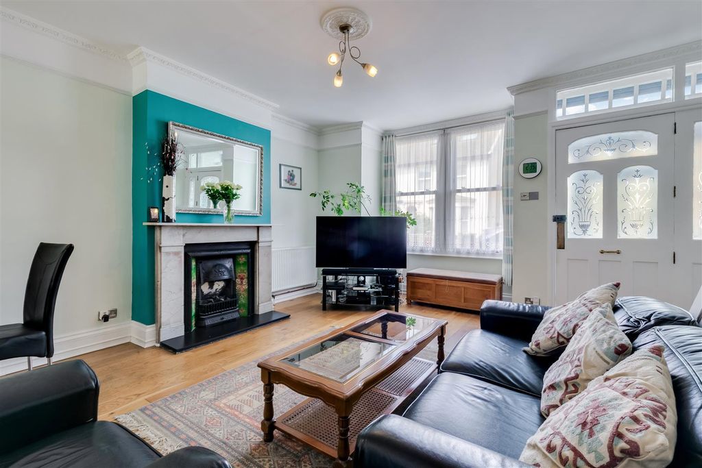 Property photo 3 of 13